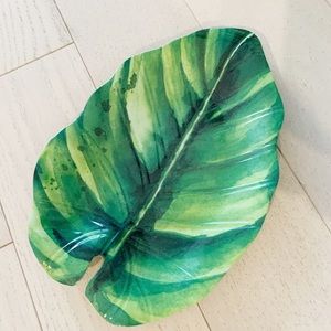 Decorative and pretty palm leaf plate / dish catchall plastic